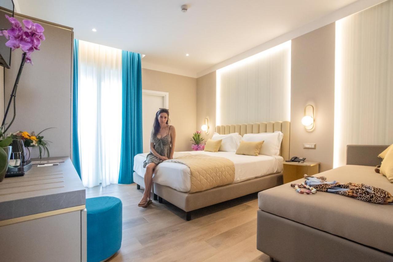 Hotel Helios Rimini Ngoại thất bức ảnh